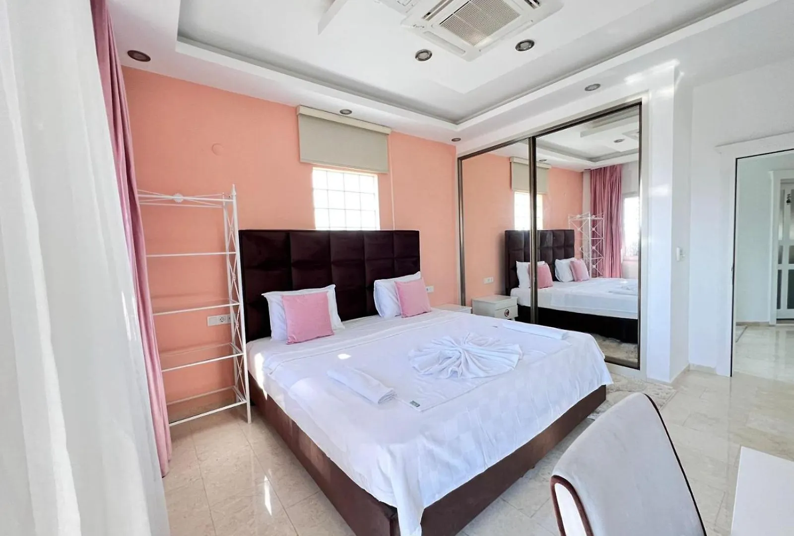Gulistan Villa - 7 Bedroom Villa In Ovacik فتحية 0*,  تركيا